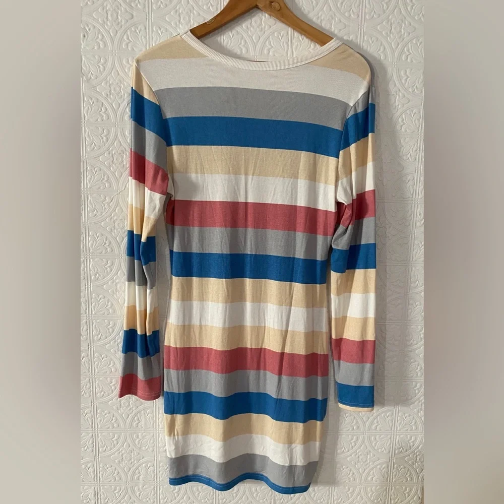 Amazon Dress | Long-sleeve crew neck | Large - Picture 1 of 3